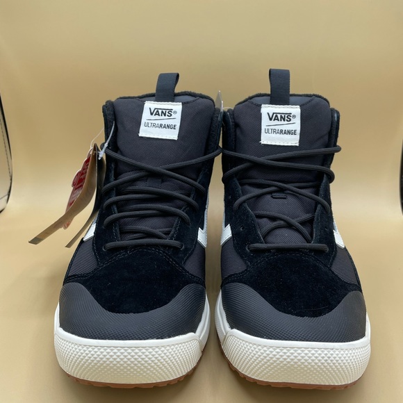 Size 8 US VANS ULTRARANGE EXO HI MENS INSULATED, WATERPROOF SHOES - Picture 2 of 6